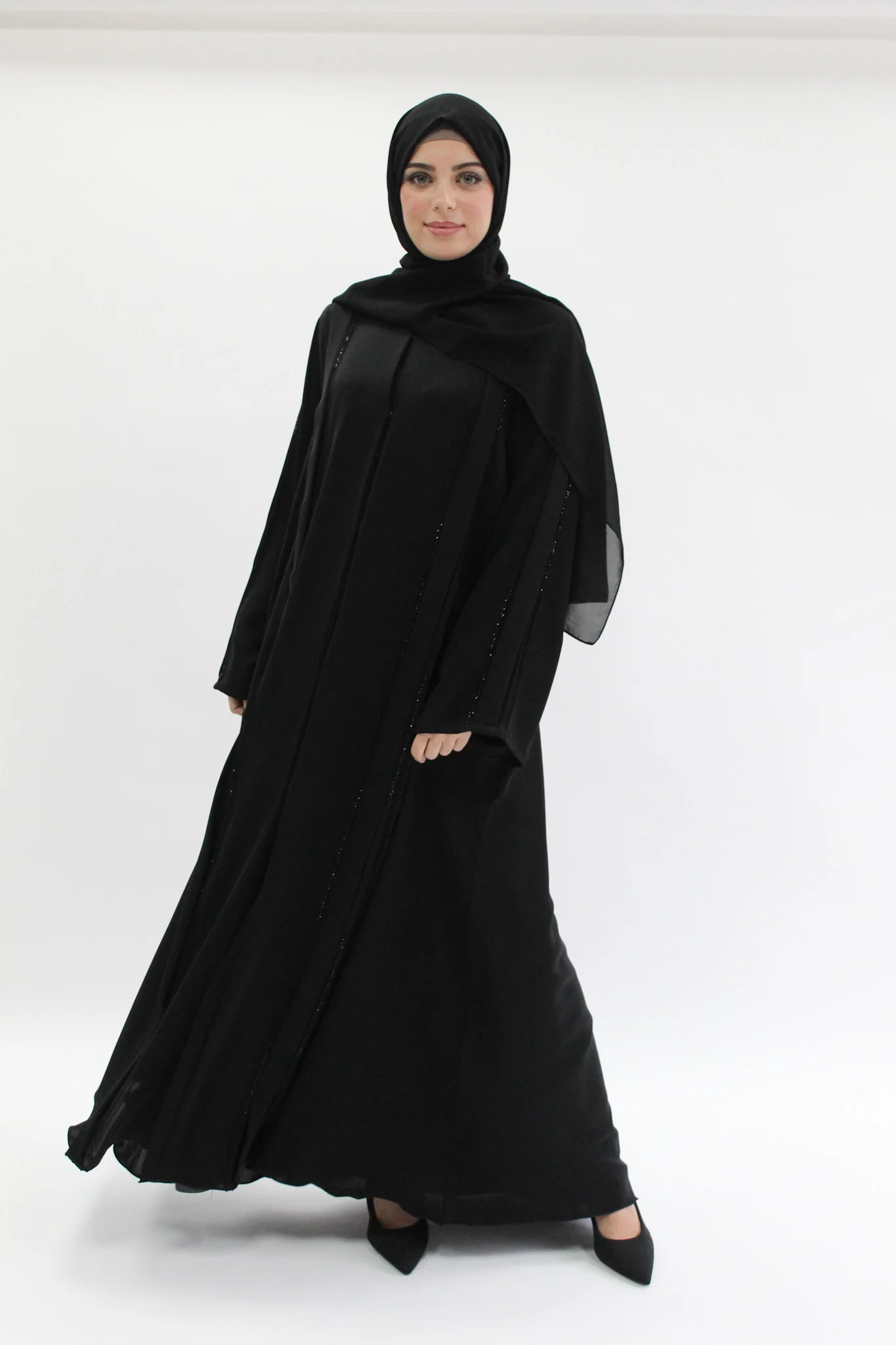 Black Open Abaya – Luxury Crystal Embellished Design - Image 4