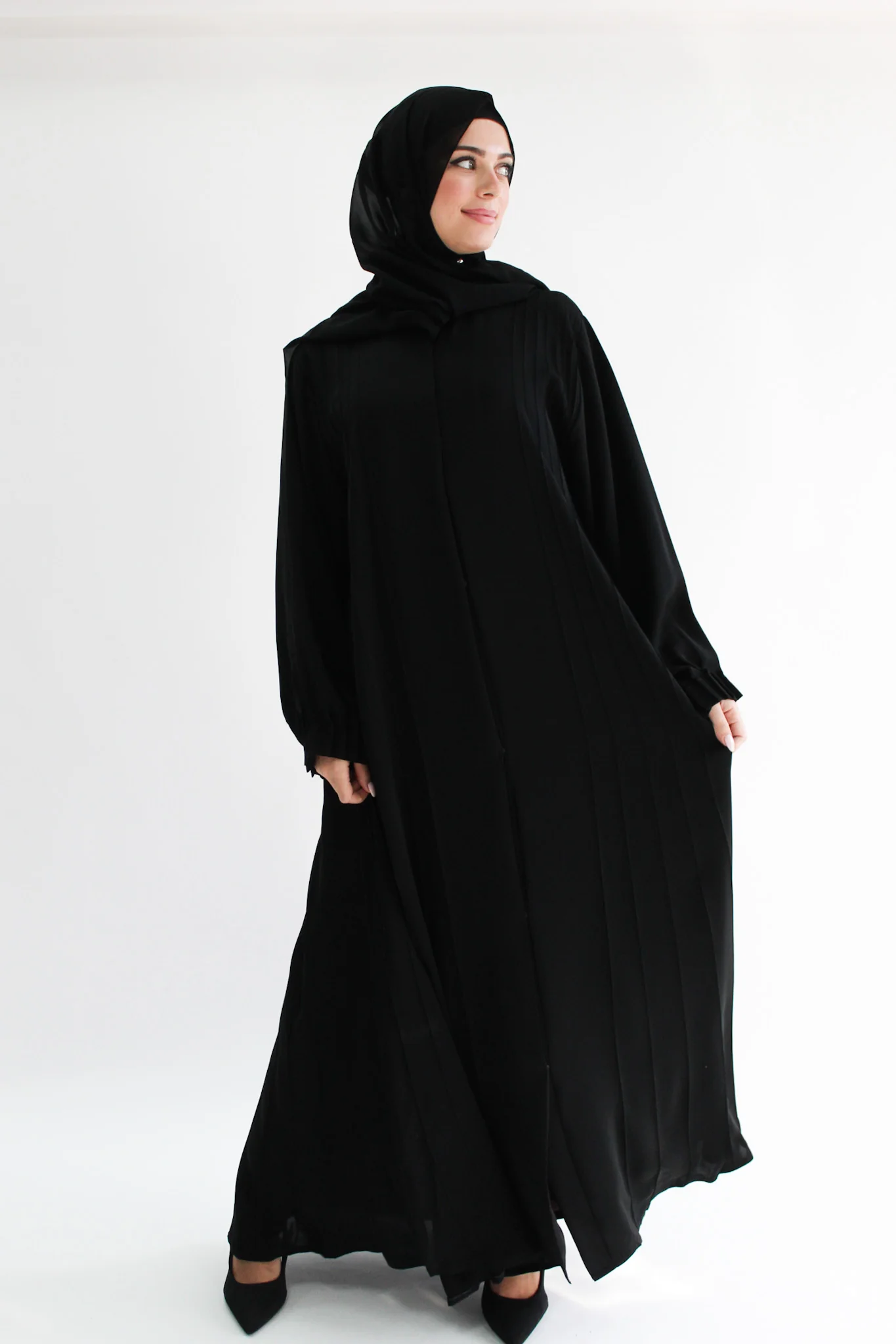 Black Open Abaya – Luxury Striped Design - Image 4