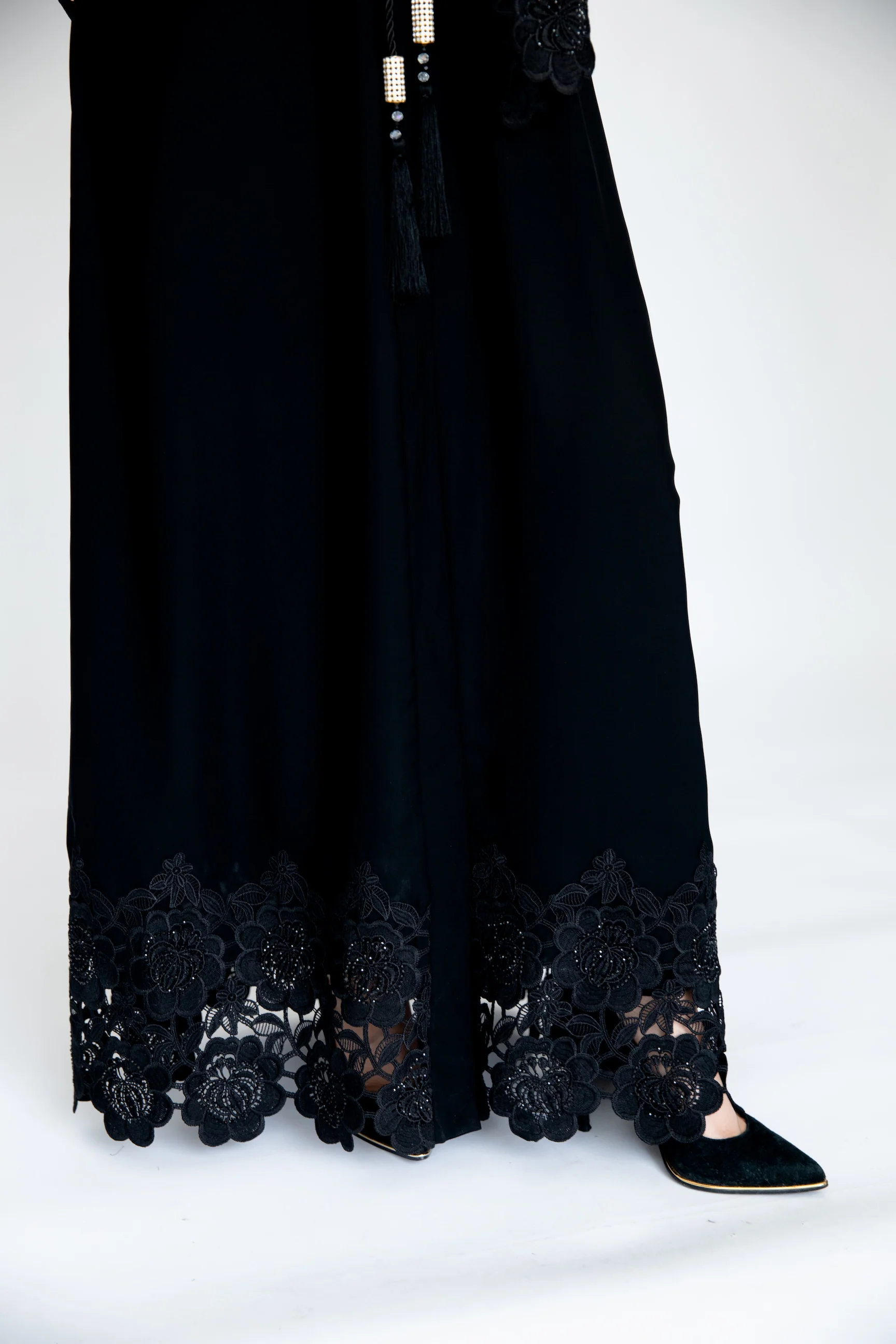 Black Open Abaya – Luxury Drawstring Design with Black Lace Trim - Image 3