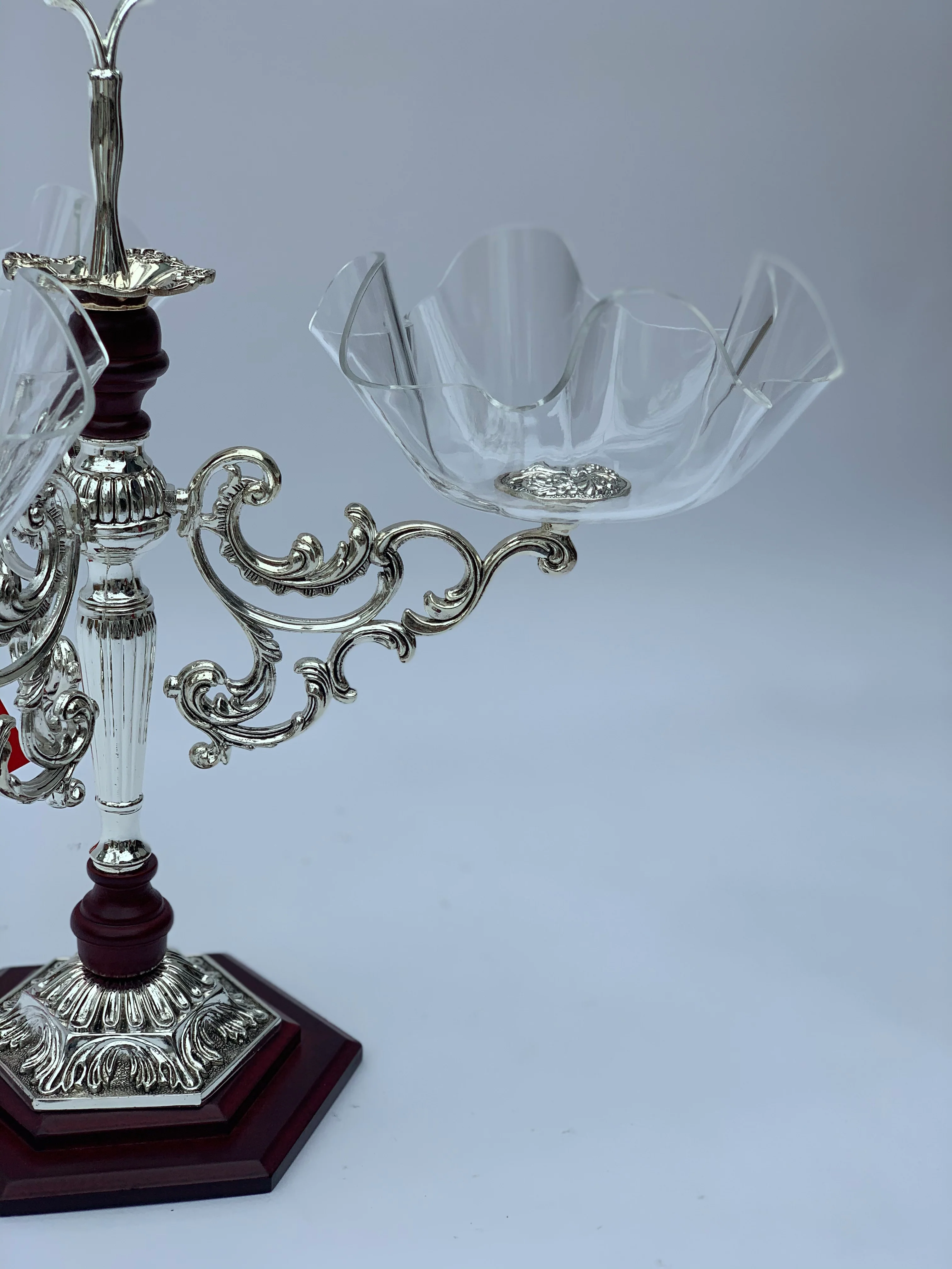 Decorative Serving Vase with three bowls - Image 3