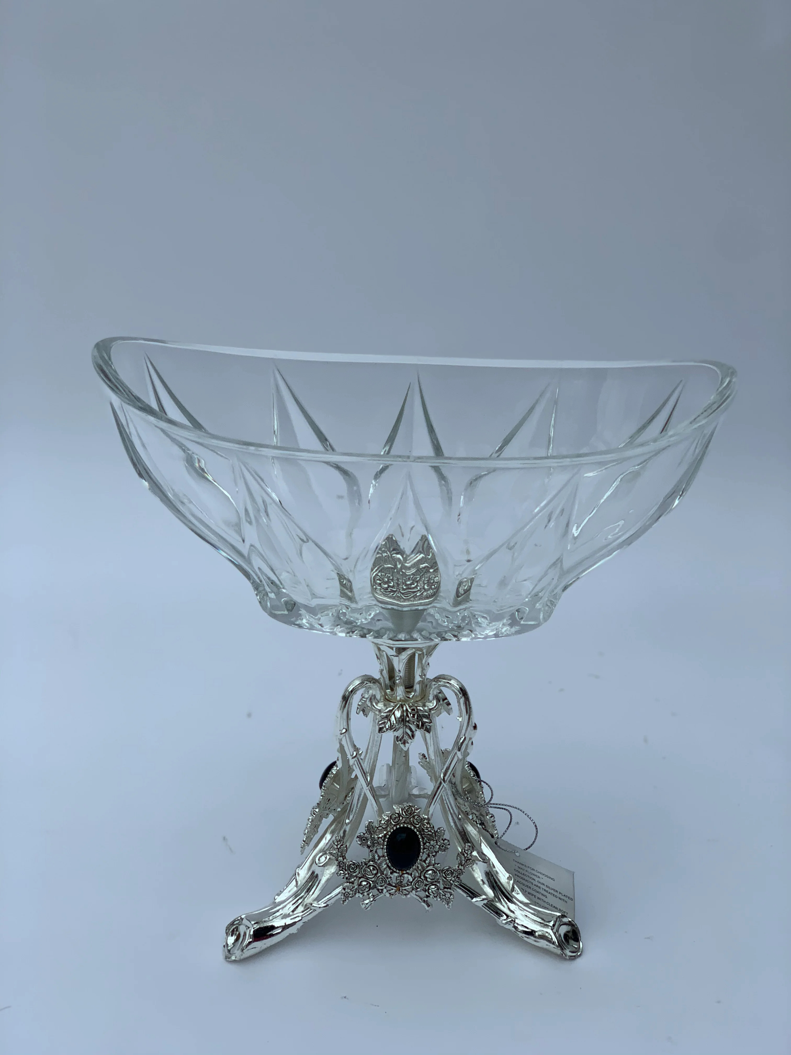 Glass Bowl with Silver Effect Stand - Image 4