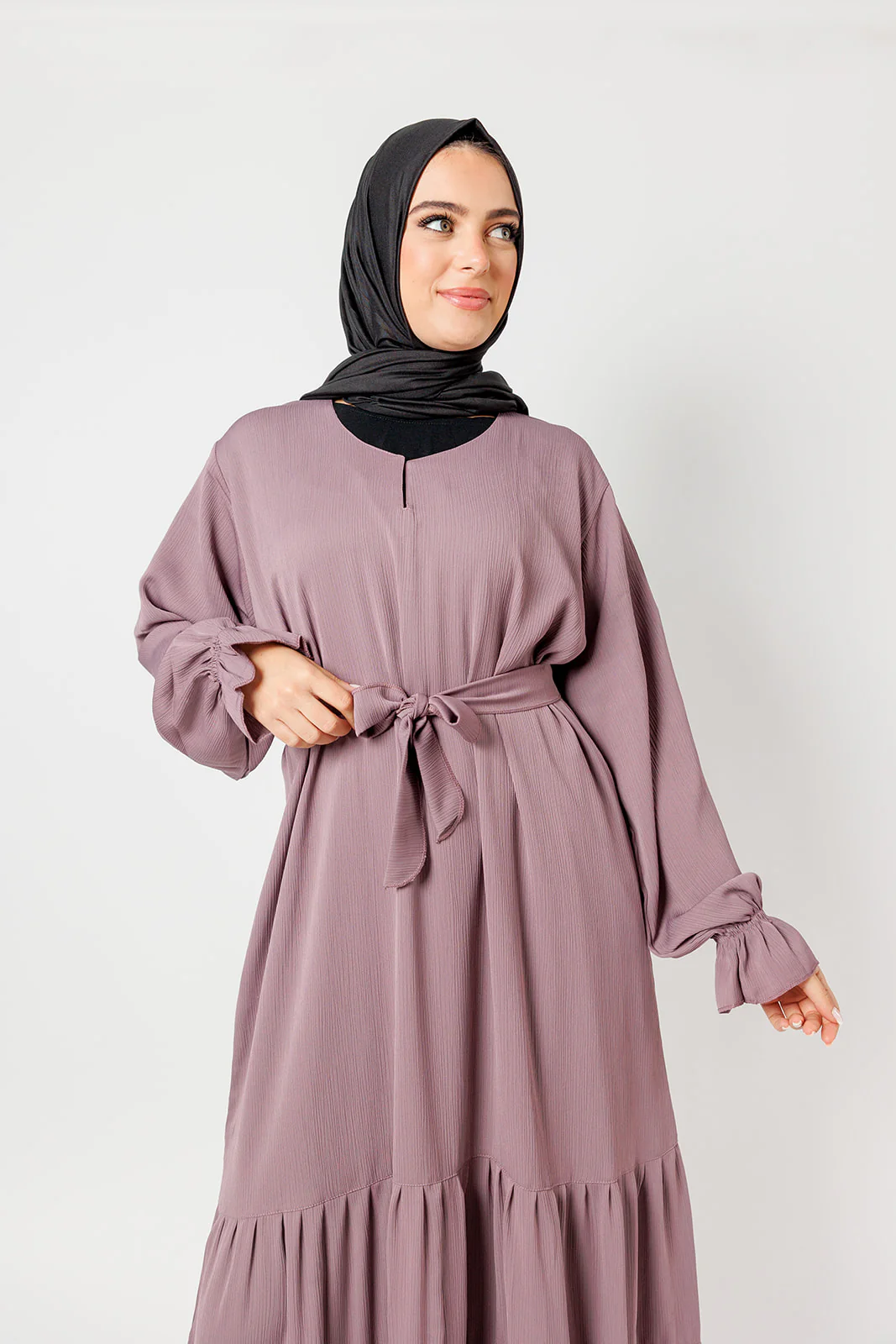 Mauve Tiered Closed Abaya – Textured Fabric, Belted with Cuffed Sleeves - Image 3