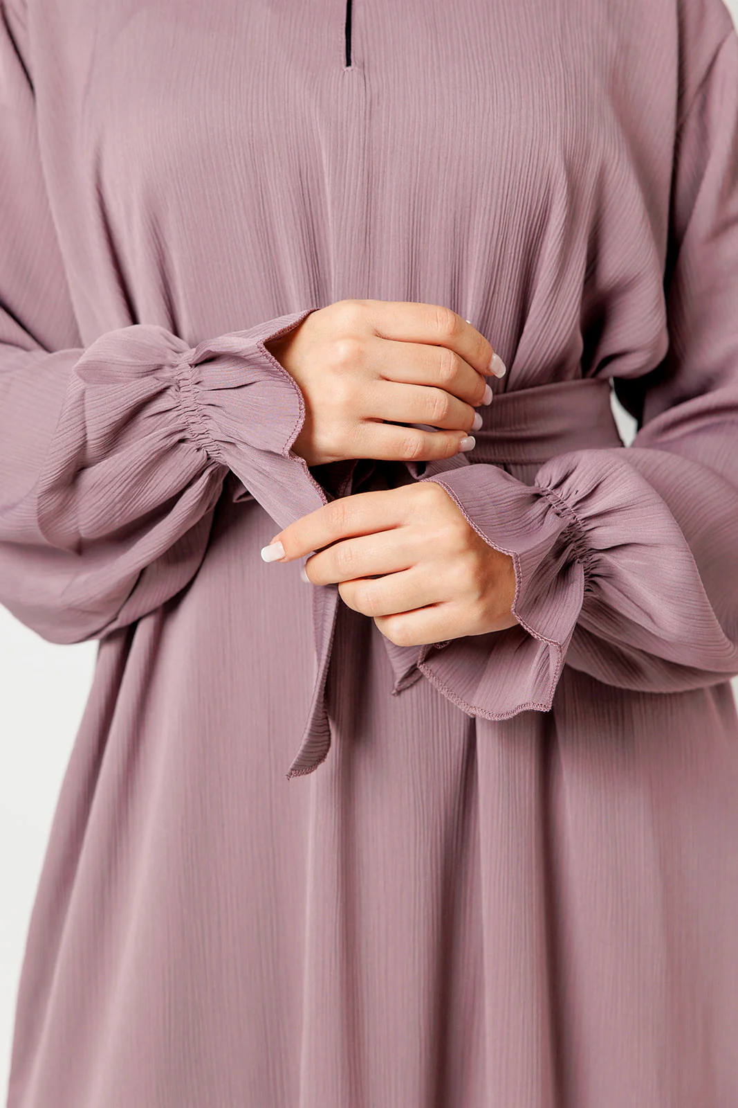 Mauve Tiered Closed Abaya – Textured Fabric, Belted with Cuffed Sleeves - Image 4
