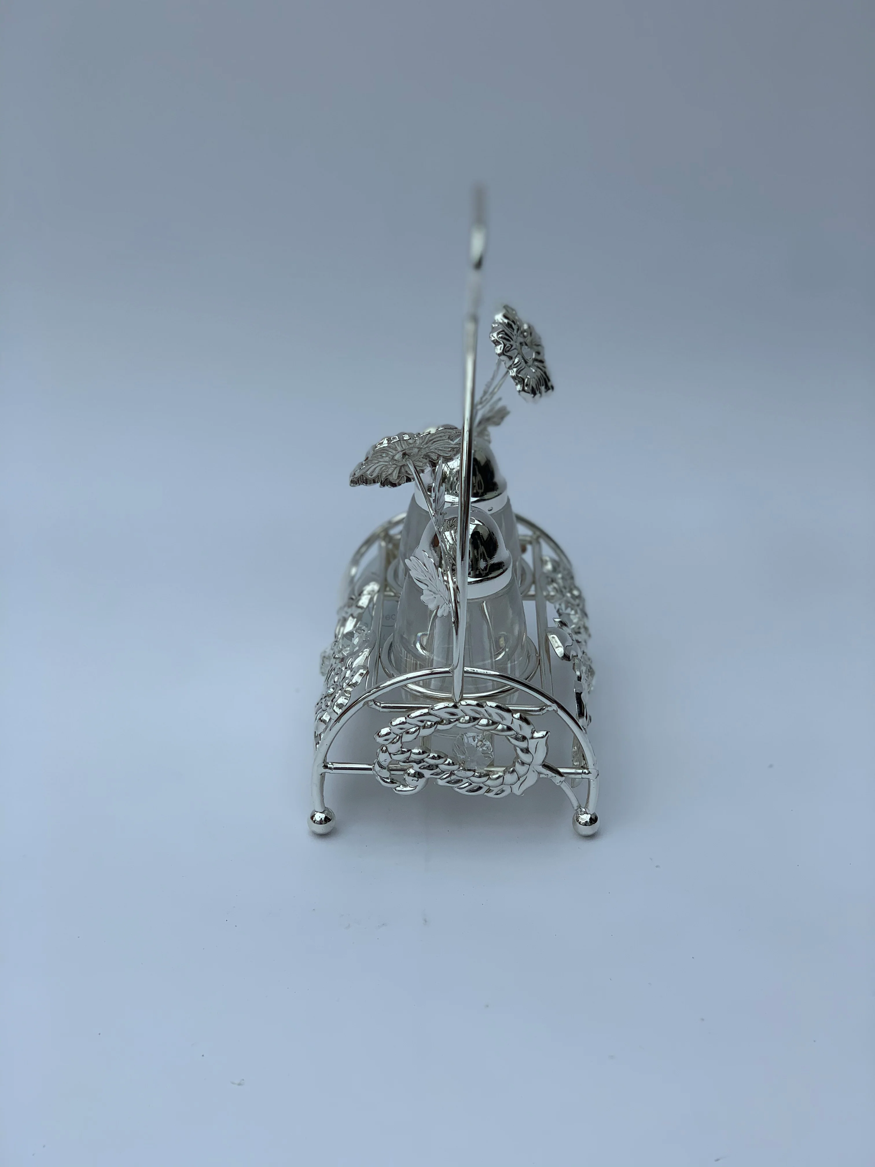 Silver Effect Salt and Pepper shaker set with stand - Image 3